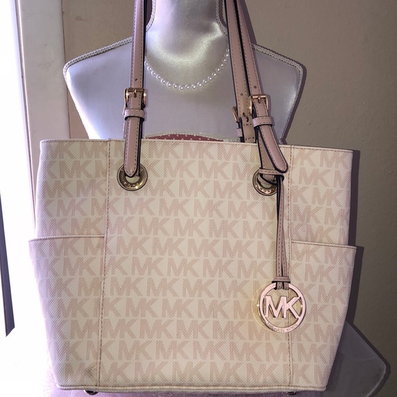 Michael Kors Handbags - Michael Kors Purse